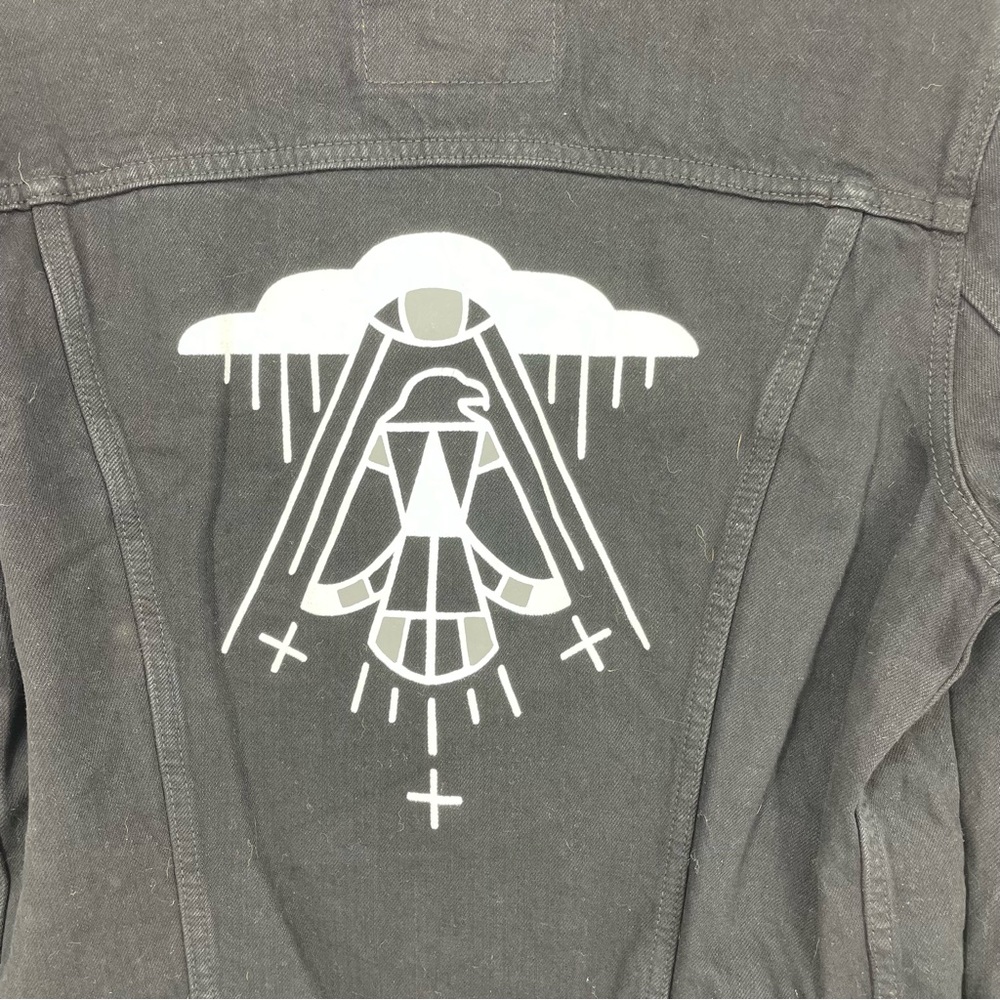 Levi's trucker jacket preacher co. designs logo on the front and back black Sz M - Picture 2 of 10
